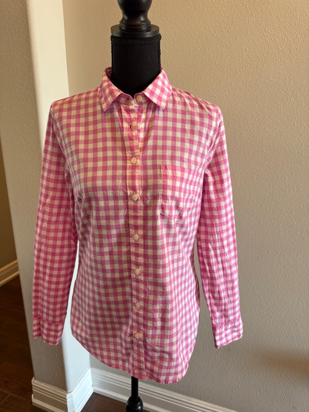J. Crew Pink and White Gingham Button-Down Shirt small EUC